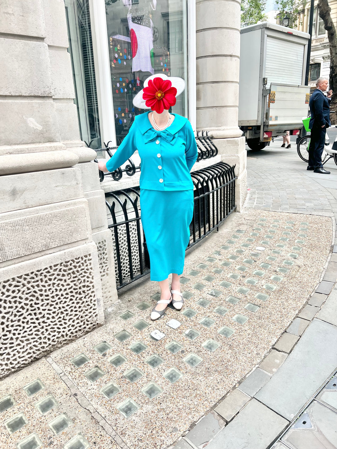 Lovely teal green pencil dress!