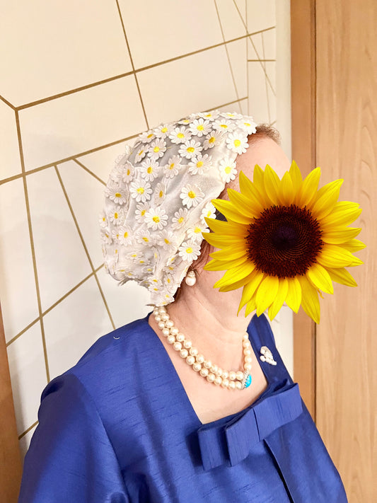 PRE-ORDER NEW: Mini daisy flower hat!